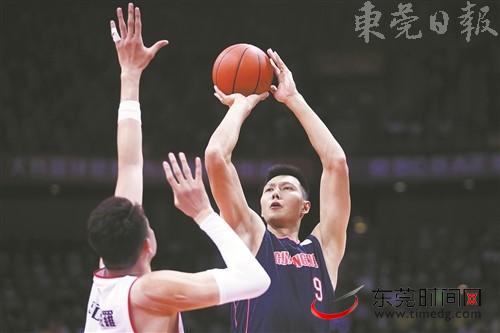 福建队力克上海队，易建联点燃赛场